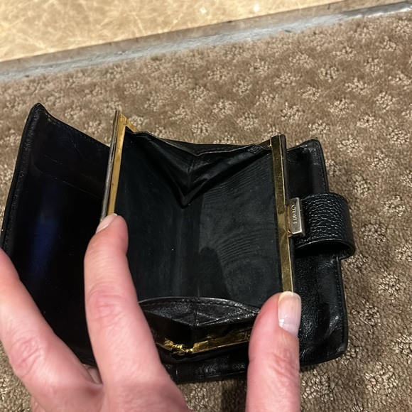 Chanel Authenticated Classic Interlocking CC Kisslock Caviar Leather Wallet - Picture 6 of 8